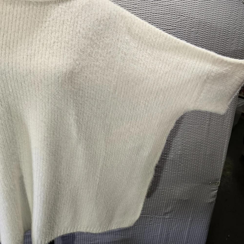 Hippie Rose White Turtleneck Sweater XS Cozy And Soft Doleman Sleeve